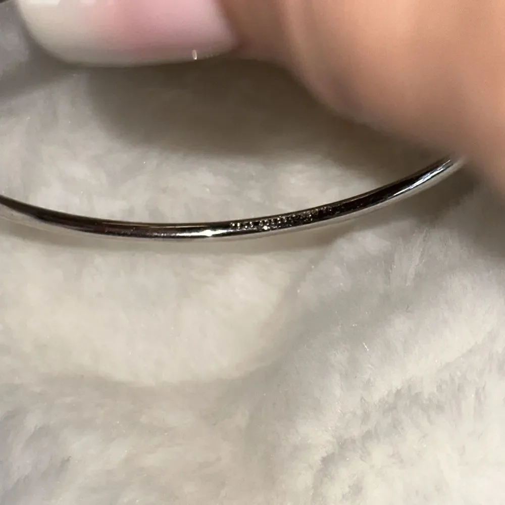 Silver Look Kate Spade Bow Bracelet! - Picture 6 of 7